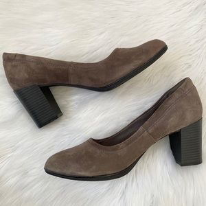 Clark’s Araya Moon pump suede heel gray taupe 10